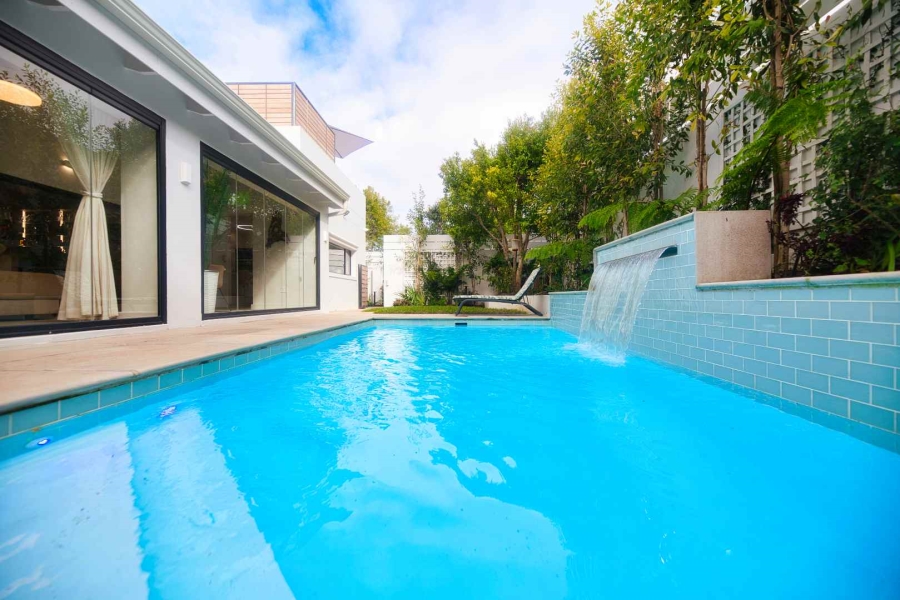 6 Bedroom Property for Sale in Hermanus Heights Western Cape